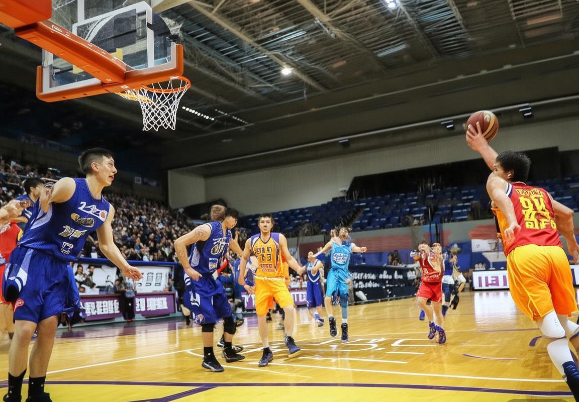 CBA吉林VS青岛巅峰对决：精彩瞬间与团队力量解析(图1)